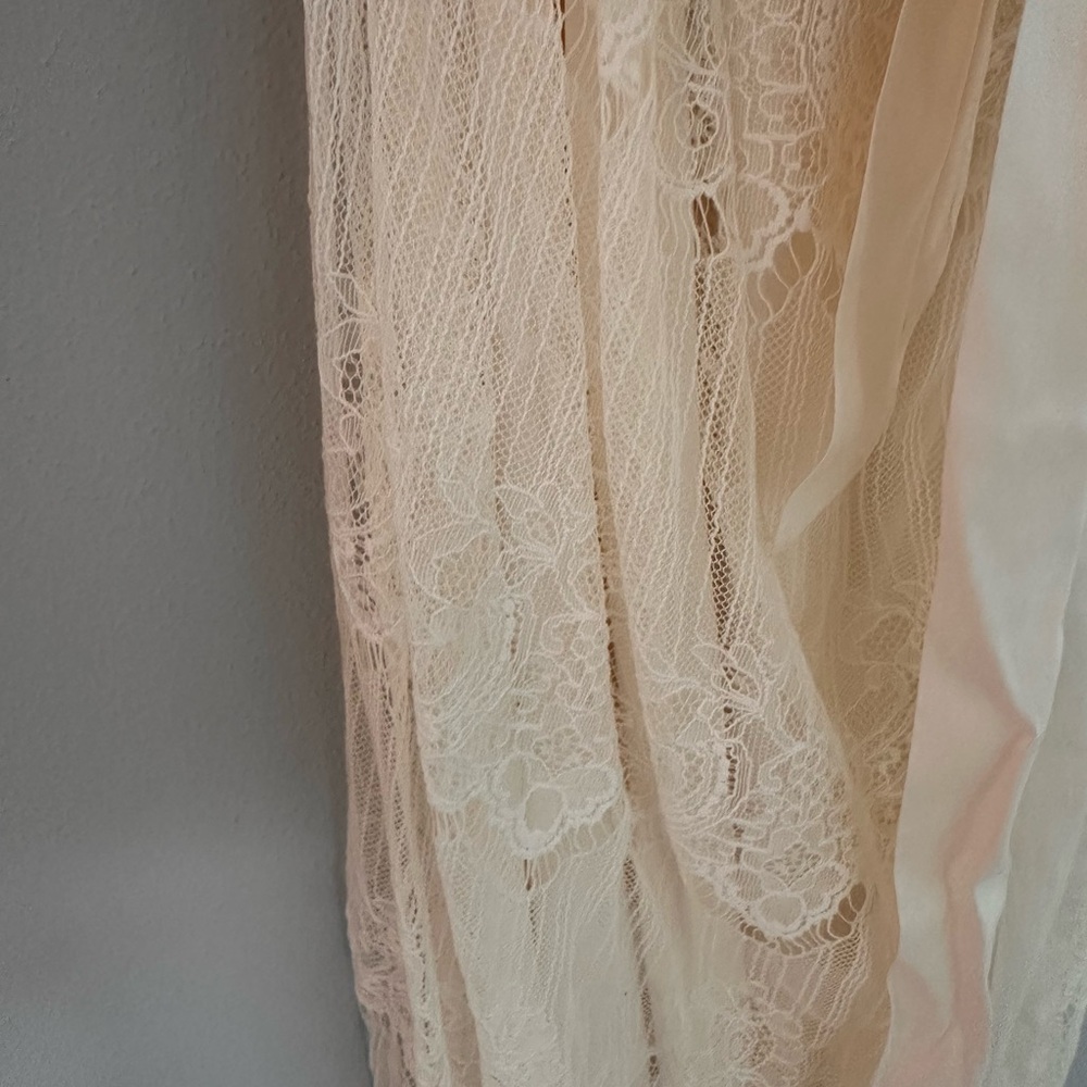 Elegant Cream and Silver Wedding Dress - Picture 4 of 5